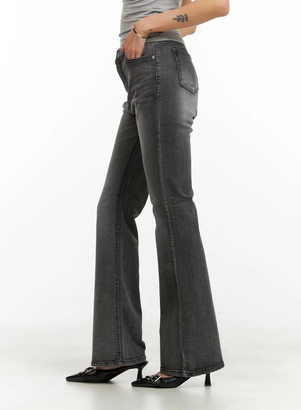 Basic Low Rise Bootcut Jeans CY431